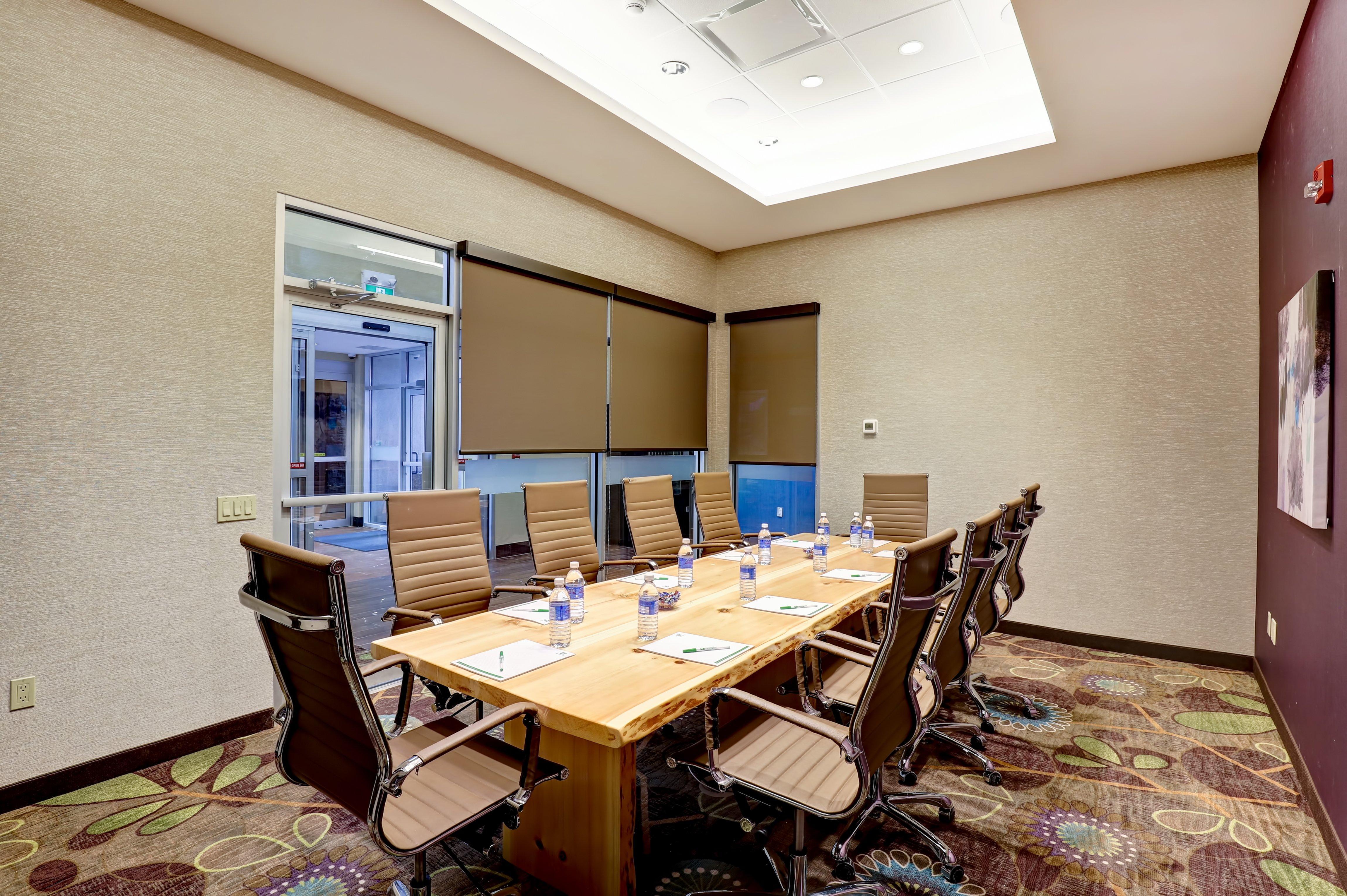Hotel - Toronto West By Ihg 3*