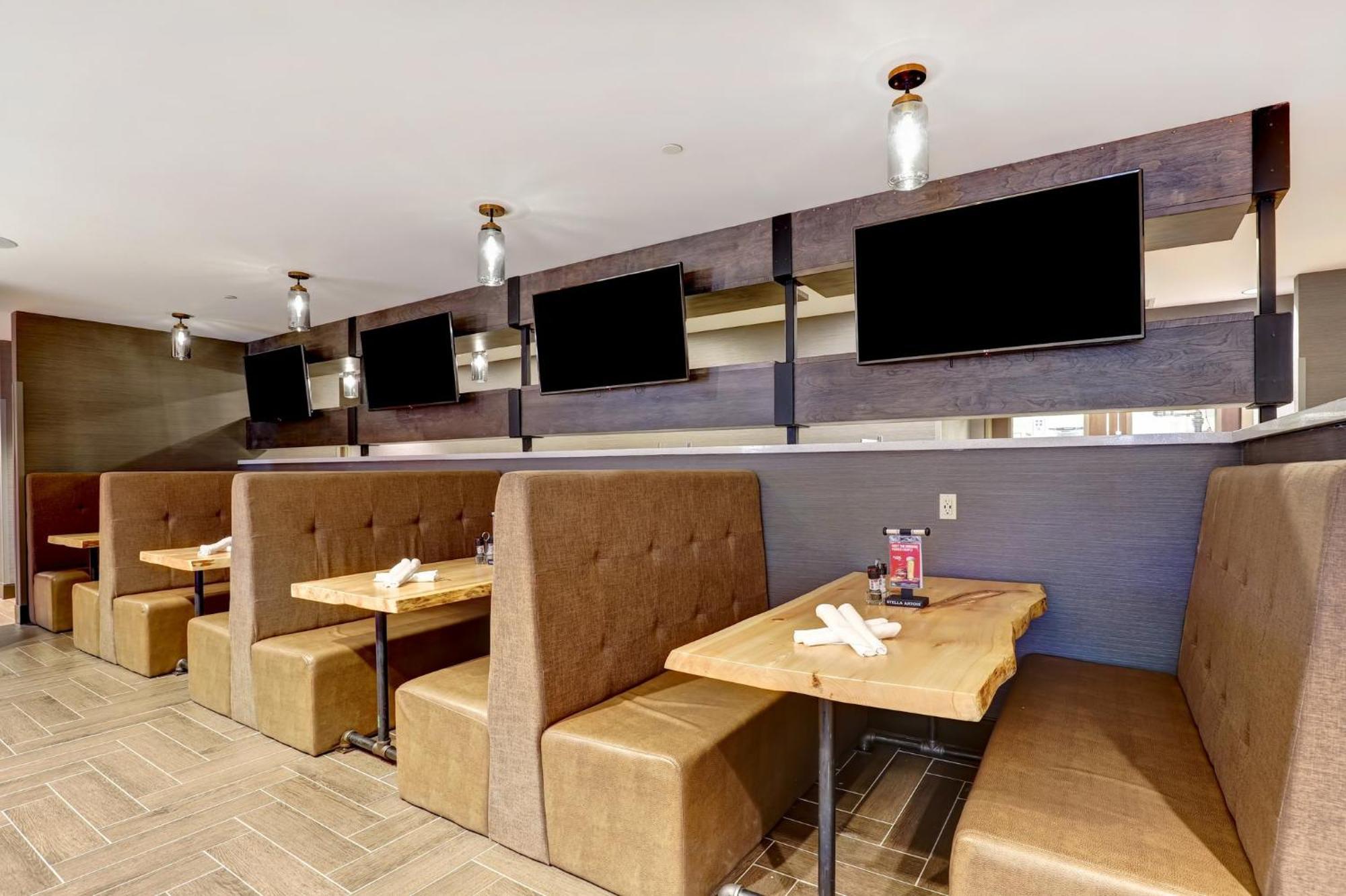 - Toronto West By Ihg 3*