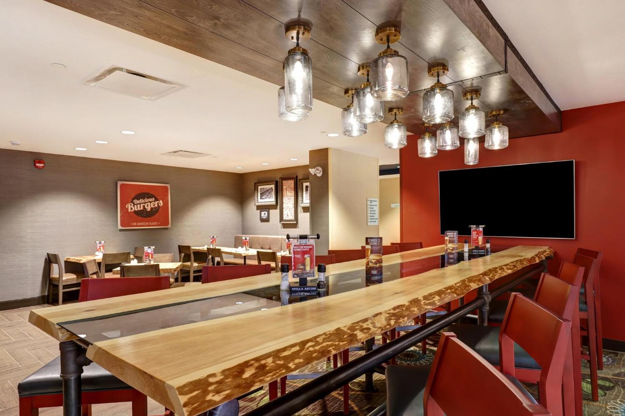 Hotel - Toronto West By Ihg 3*