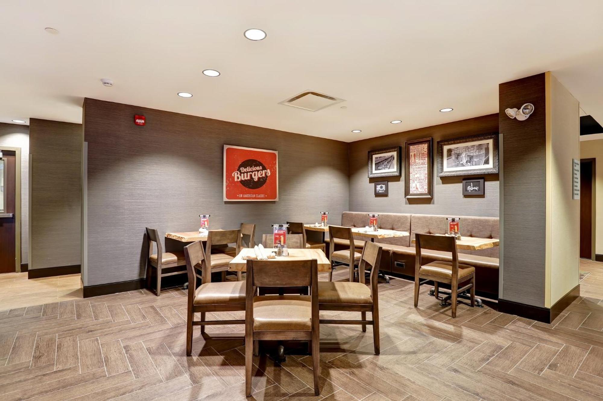 - Toronto West By Ihg 3*